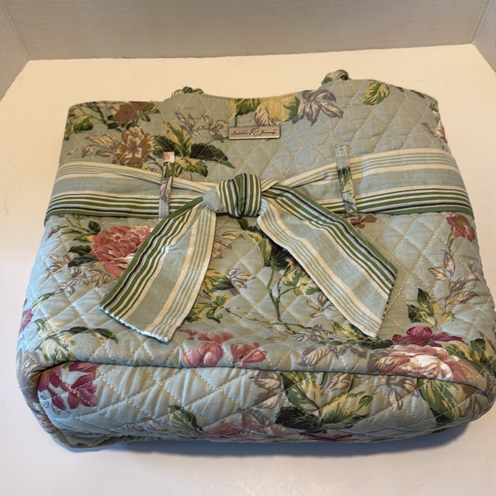 Isabella’s Journey Tea Rose Tote with Ribbon Floral Print - Picture 3 of 13